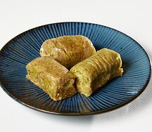 Сарма с фисташками