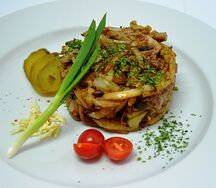 Картофель жаренный со свининой и грибами (330 гр.)