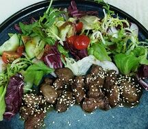 Салат с куриной печенью