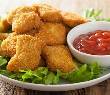 Куриные наггетсы с кетчупом