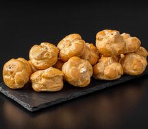 Профитроли с варёной сгущенкой