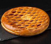 Пирог с брусникой и яблоками