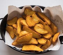 Картофельные дольки в кожуре