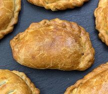 Пирожок с вишней