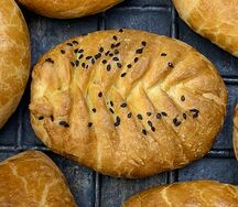 Пирожок с жареной капустой