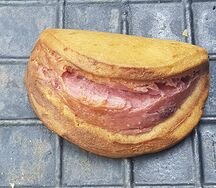 Сочник с вишней