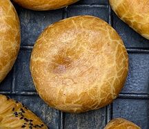 Пирожок с картофелем и грибами