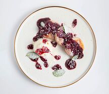 Сырники с таёжной брусникой, пломбиром и снегом из пармезана