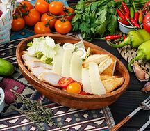 Цезарь с курицей