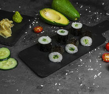 Мини-ролл с огурцом