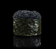 Суши тобико черная