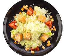 Салат Цезарь с лососем