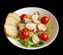 Салат Цезарь с курицей