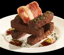 Гренки с беконом и песто