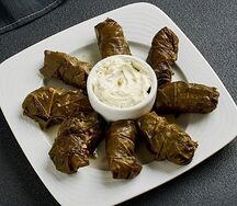 Долма из винoградных листьев