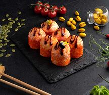 Hot запеченный ролл с лососем и креветкой