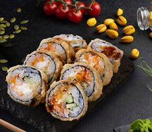 Темпура ролл с копченым угрем Тануки