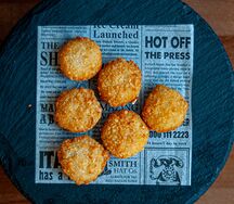 Сырные медальоны с халапеньо