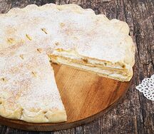 Пирог с творогом и изюмом