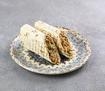 Шаверма с курицей в лаваше
