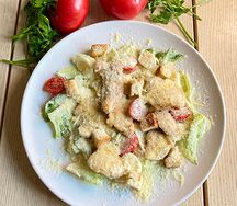 Салат Цезарь с курицей