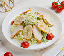 Салат Цезарь с курицей
