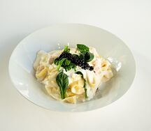 Феттуччине с форелью и шпинатом