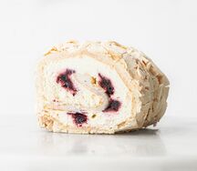 Павлова с черникой