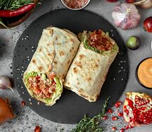 Шаурма с курицей и гранатом