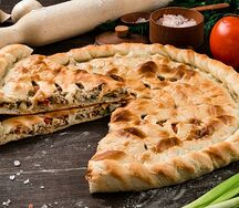 Пирог осетинский с курицей и грибами