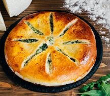 Хачапури со шпинатом и сыром