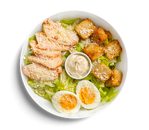 Римский цезарь с куриной грудкой и гренками