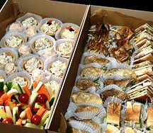 Нормальная компания сет на 10-12 персон