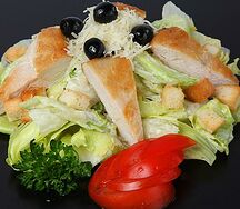Салат Цезарь с курицей