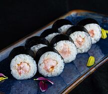 Ролл с креветкой