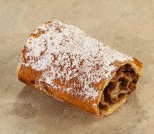 Штрудель с яблоком и грецким орехом