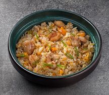Жареный рис с курицей