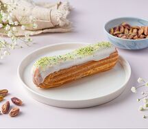 Эклер фисташковый