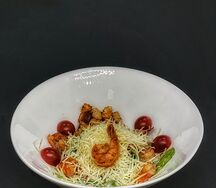Салат Цезарь с креветками