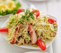 Салат Цезарь с курой