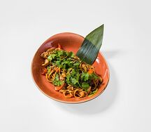 Пшеничная лапша в азиатском стиле с курицей