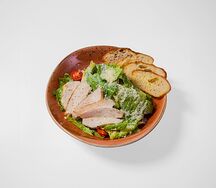 Салат Цезарь с курицей