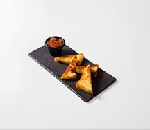 Жареный сыр халуми с вареньем из томатов