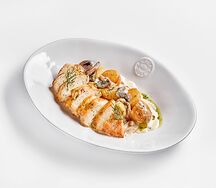 Куриная грудка с грибами и картофелем