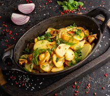 Картофель с грибами и зеленью