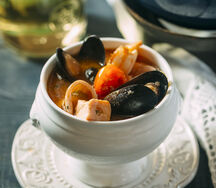 Суп из морской рыбы и морепродуктов