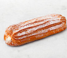 Эклер со взбитыми сливками