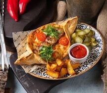 Хачапури с люля-кебабом из курицы