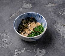 Чука, вакаме, ореховый соус