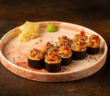 Ролл Копченый сом тартар, перечный соус